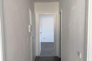 Helle 3-Zimmer Dachgeschosswohnung mit Balkon in Hagen-Mittelstadt – Konkordiastr. 18, 58095 Mittelstadt, Hagen – Vorschaubild 2