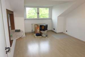 EXKLUSIV AM LESSINGPLATZ HELL + RUHIG RENOVIERT INKL. EINBAUKÜCHE LAMINAT DUSCHBAD 5. ETAGE/OBERBILK – Lessingstraße 61, 40227 Oberbilk, Düsseldorf – Vorschaubild 2