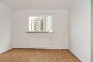 Helle 2-Zimmer-Wohnung nahe Gropiusstadtpassagen – Lipschitzallee 40, 12353 Gropiusstadt, Berlin – Vorschaubild 2