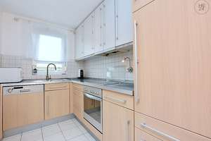 Gepflegte und schön möblierte Wohnung mit großem Balkon und TG-Stellplatz in Stuttgart-Hausen – Die vollständige Adresse der Immobilie erhältst du vom Anbieter., 70499 Hausen, Stuttgart – Vorschaubild 3