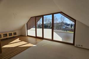Helle 2-Zimmer Dachgeschosswohnung mit Balkon in Oldenburg in Holstein – Die vollständige Adresse der Immobilie erhältst du vom Anbieter., 23758 Oldenburg in Holstein – Vorschaubild 1