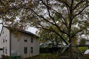 5-Fam.-Haus in Regensburg-Oberisling mit großem Garten und Garage – Die vollständige Adresse der Immobilie erhältst du vom Anbieter., 93053 Oberisling-Graß, Regensburg – Vorschaubild 2