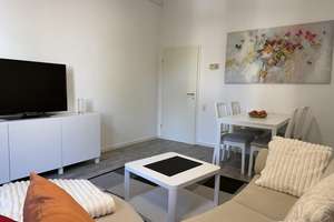 klimatisiert, löffelfertig vollständig möbliert und renoviert, 2 Zi, KDB und Balkon – Röhrenstraße 1, 40472 Rath, Düsseldorf – Vorschaubild 6