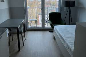 Teilmöbliertes 1 Zimmer Apartment direkt S-Bhf. Rummelsburg ! 30 qm inklusive Internet und Strom! – Hauptstr 81, 10317 Rummelsburg, Berlin – Vorschaubild 3
