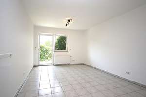 Spot on! Frisch renovierte Terrassenwohnung mit Tiefgaragenstellplatz – Die vollständige Adresse der Immobilie erhältst du vom Anbieter., 64291 Wixhausen, Darmstadt – Vorschaubild 2