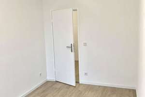 Bezugsfreie 4-Zimmer-Wohnung nahe Tegeler See – Balkon & Familiengrundriss – Die vollständige Adresse der Immobilie erhältst du vom Anbieter., 13507 Tegel, Berlin – Vorschaubild 10