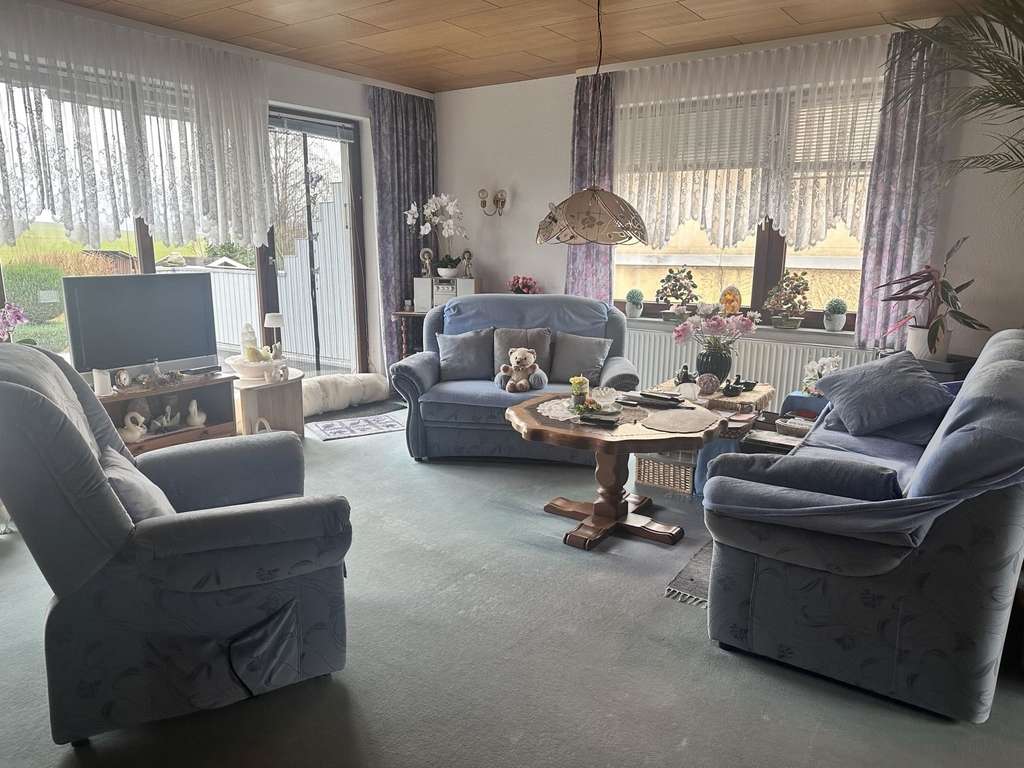 Immobilie in Sibbesse - Sibbesse-Petze: Einfamilienhaus mit Garage und Keller - Bild 3