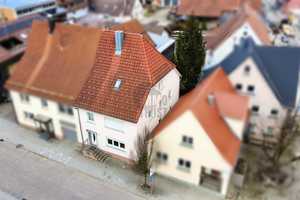 VERMIETETES ZWEIFAMILIENHAUS IM ORTSKERN MIT 7 % BRUTTORENDITE – Göppingen (Kreis) – Vorschaubild 1