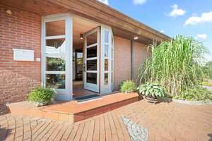 Ansprechendes Architektenhaus in ruhiger und attraktiver Lage von Mielkendorf – Die vollständige Adresse der Immobilie erhältst du vom Anbieter., 24247 Mielkendorf – Vorschaubild 2