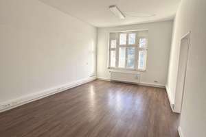 top renovierter Altbau mit 4 Zimmern in zentraler Lage gegenüber kleinem Park – Kupferdreherstr 170, 45257 Kupferdreh, Essen – Vorschaubild 2