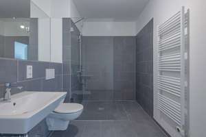 1-Zimmer-Wohnung (Typ 10) mit Terrasse und eigenem Keller | ab sofort verfügbar – Raderberggürtel 50, 50968 Marienburg, Köln – Vorschaubild 3