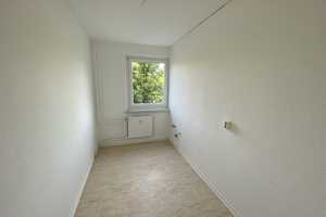 Nähe Eastgate - Küche/ Bad mit Fenster – Märkische Allee 206, 12679 Berlin – Vorschaubild 3