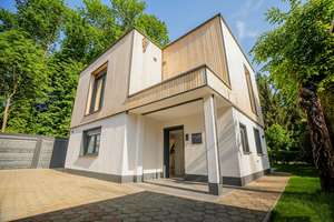 Erstbezug, direkter Waldzugang & Design: freistehendes Haus mit 7 Stellplätzen und Luxus-Ausstattung – Dorstener Str. 376c, 44809 Hofstede, Bochum – Vorschaubild 1