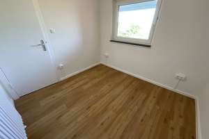 Frisch renovierte 2,5 Zimmer-Wohnung in der 4.Etage mit Balkon und Wannenbad – Klipperstr. 18, 23558 Buntekuh, Lübeck – Vorschaubild 8