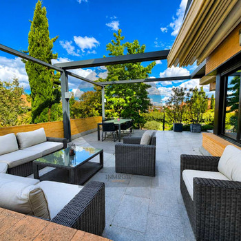 InmoGil Gestión, Modernes Reihenhaus mit Garten und Aufzug in Pozuelo de Alarcón