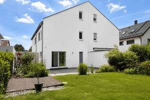 Wohnen im Grünen: Moderne KfW 55 Doppelhaushälfte mit großem Garten in begehrter Lage München-Aubing – Die vollständige Adresse der Immobilie erhältst du vom Anbieter., 81243 Aubing-Süd, München – Vorschaubild 2