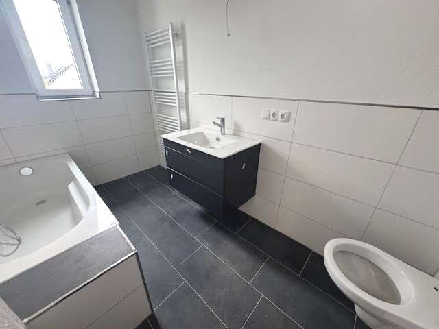 Immobilie in Ochtendung - Kernsanierte Doppelhaushälfte Platz für 2-3 Fahrzeugen in einer Garage - Bild 13