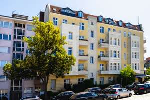 Erstbezug über den Dächern Berlins: 3-Zi Altbau mit Balkon, 3.45m hohe Decken+Stuck, Provisionsfrei – Wallenbergstrasse 2-4, 10713 Wilmersdorf, Berlin – Vorschaubild 2