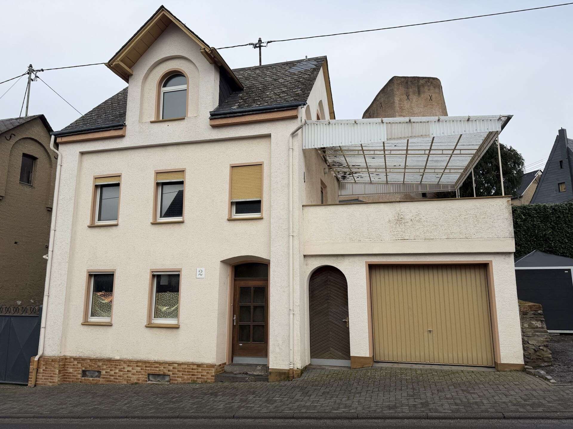 Entkerntes Wohnhaus mit Innenhof und Nebengebäuden in Münstermaifeld!, Mayen Koblenz Kreis – Bild 1