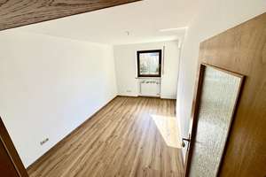 Erstbezug nach Sanierung - 6 Zimmer Doppelhaus in ruhiger Lage – Tauroggener Straße 37, 86167 Lechhausen-Ost, Augsburg – Vorschaubild 10