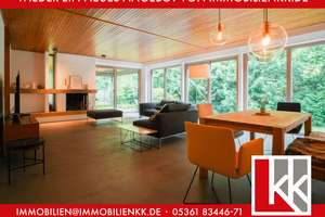 Eine Ikone ihrer Zeit – Architektenhaus in einmaliger Waldrandlage