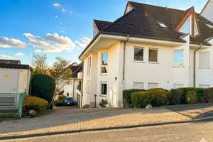 Sehr ruhige und exkl. 3 Zimmer-Wohnung im Hochparterre