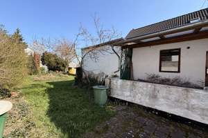 Köln-Sürth sanierungsbedürftiges Einfamilienhaus mit Ausbaumöglichkeiten – Bergstraße 28, 50999 Sürth, Köln – Vorschaubild 3