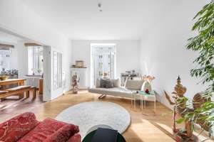 Helle und stilvolle Altbauwohnung mit Aufzug direkt in die Wohnung und zwei Balkonen – Die vollständige Adresse der Immobilie erhältst du vom Anbieter., 80335 Sankt Benno, München – Vorschaubild 14