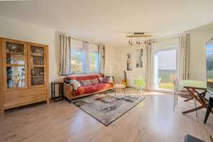 Stadtvilla im Grünen für die ganze Familie mit 5 Zimmer, Balkon sowie Luftwärmepumpe! – Berlin – Vorschaubild 3