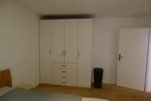 Moderne möblierte 2-Zimmer mit Balkon und EBK in Stuttgart / Modern furnished 2-room apartment  – Enzstraße 28, 70376 Stuttgart – Vorschaubild 3