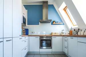 Exklusive Dachgeschosswohnung mit Süd-/West-Terrasse im stilvollen Jahrhundertwendehaus – Die vollständige Adresse der Immobilie erhältst du vom Anbieter., 40479 Pempelfort, Düsseldorf – Vorschaubild 18