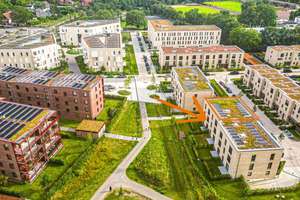 VERMIETETES KAPITALANLAGEOBJEKT: 2-Zi-Eigentumswohnung mit Balkon in Bothfeld | KfW-55, PV-Anlage – Buchfinkstieg 51, 30657 Bothfeld, Hannover – Vorschaubild 2