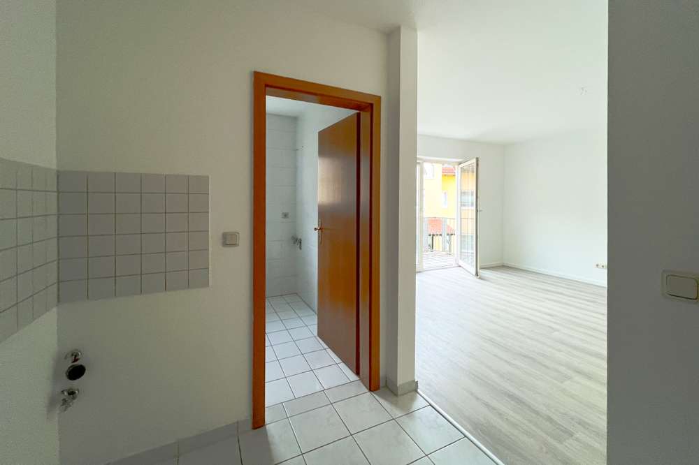 Immobilie in Herbsleben - Renovierte & bezugsbereite Eigentumswohnung mit Balkon & Stellplatz - Bild 12