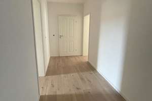 Zauberhafte Zwei-Zimmer-Wohnung mit Balkon, Echtholzparkett und Wannenbad – 4318 Anger-Crottendorf, Leipzig – Vorschaubild 8