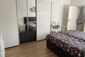 Stilvolle 2-Zimmer-Erdgeschosswohnung mit gehobener Innenausstattung mit EBK in Düsseldorf – Richardstrasse 74, 40231 Düsseldorf – Vorschaubild 3