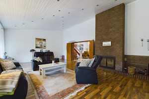 Begehrtes Split-Level Architektenhaus mit Garten, 3 Terrassen & Garage – Hannover (Kreis) – Vorschaubild 1