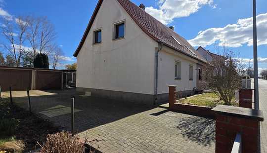 Bild von Doppelhaushälfte mit großzügigem Garten
