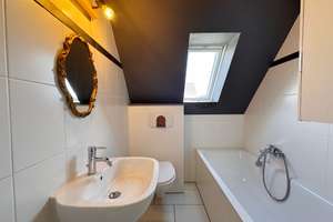 Lichtdurchflutete, bezugsfreie Maisonettewohnung mit Südbalkon und zwei Bädern in Neviges – Die vollständige Adresse der Immobilie erhältst du vom Anbieter., 42553 Neviges, Velbert – Vorschaubild 7