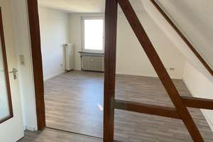 Mitten in Altenbochum – freundliche 3 Zimmer DG-Wohnung in ruhiger Lage mit eigenem Park – Theoderichstraße 10, 44803 Altenbochum, Bochum – Vorschaubild 2