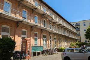 1-Zi-Appartement mit Pantryküche, Duschbad und Laminat in der südl. Innenstadt – Bernhardystraße 22a, 6110 Südliche Innenstadt, Halle (Saale) – Vorschaubild 1
