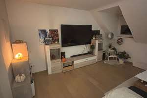 Sanierte 3-Zimmer Dachgeschosswohnung in Gladbach – Barbarossastr. 2a, 41061 Gladbach, Mönchengladbach – Vorschaubild 2