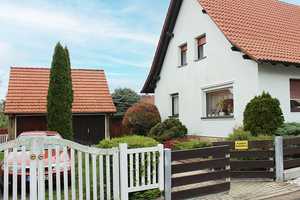 freistehendes Wohnhaus mit Garage, Nebengelass und schönem Grundstück in gefragter Lage – Sömmerda (Kreis) – Vorschaubild 2