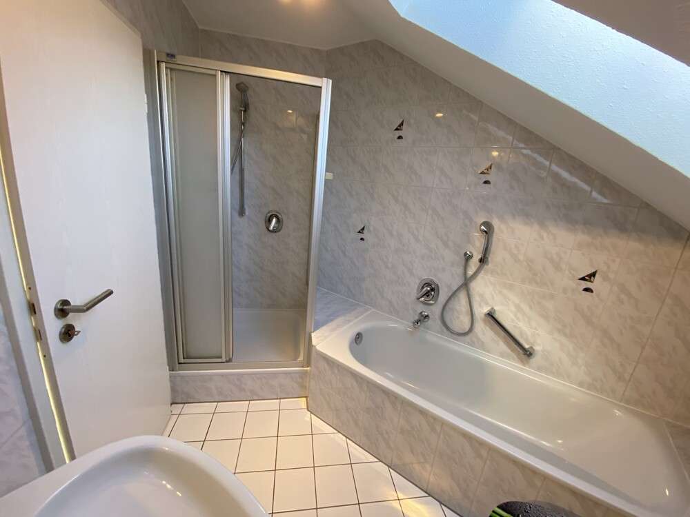 Immobilie in Obernburg am Main - Raumwunder ... Helle, gemütliche 2-Zimmer-Dachgeschosswohnung mit Balkon! - Bild 5