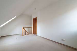 Balkon, TG-Stellplatz, Aufzug - Helle 3-Zimmer-Maisonette Baujahr 98 mit Tageslichtbad und Parkett! – Bärengasse a.A., 7747 Lobeda-Altstadt, Jena – Vorschaubild 16