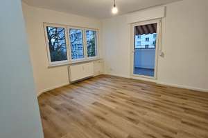Direkt vom Eigentümer: Großzügige 5 ZW mit Balkon, Nähe Hafeninsel Offenbach, Kaiserstraße 117 – 63065 Hochschule für Gestaltung, Offenbach am Main – Vorschaubild 9