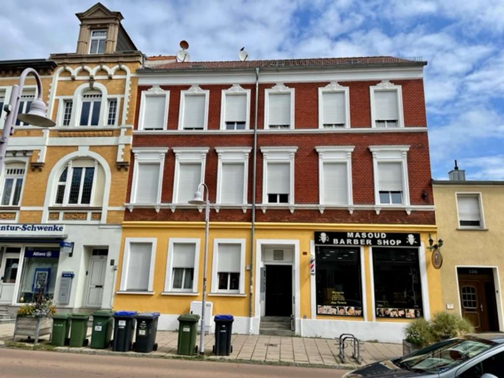 Immobilie in Dessau-Roßlau - Voll vermietetes Mehrfamilienhaus in zentraler Lage von Dessau-Roßlau – stabile Kapitalanlage - 5 WE - Bild 0