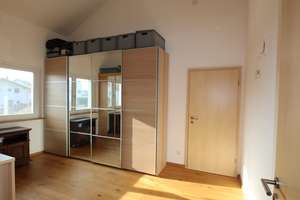 Miete auf Zeit: Hochwertiges Einfamilienhaus mit Einliegerwohnung und tollem Garten in Eiselfing – Die vollständige Adresse der Immobilie erhältst du vom Anbieter., 83549 Eiselfing – Vorschaubild 14