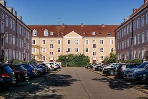 Stadtnahe 3-Zimmer-Wohnung// 1.OG links – Dantehof 8, 38440 Stadtmitte (Ortsteil), Wolfsburg – Vorschaubild 1
