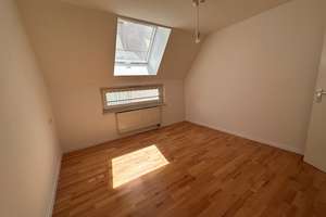 "Mitten im Leben - Citywohnung am Marienplatz in S-Süd - 3-Zi-OG-ETW mit Balkon, Aufzug und TG" – Die vollständige Adresse der Immobilie erhältst du vom Anbieter., 70178 Karlshöhe, Stuttgart – Vorschaubild 3