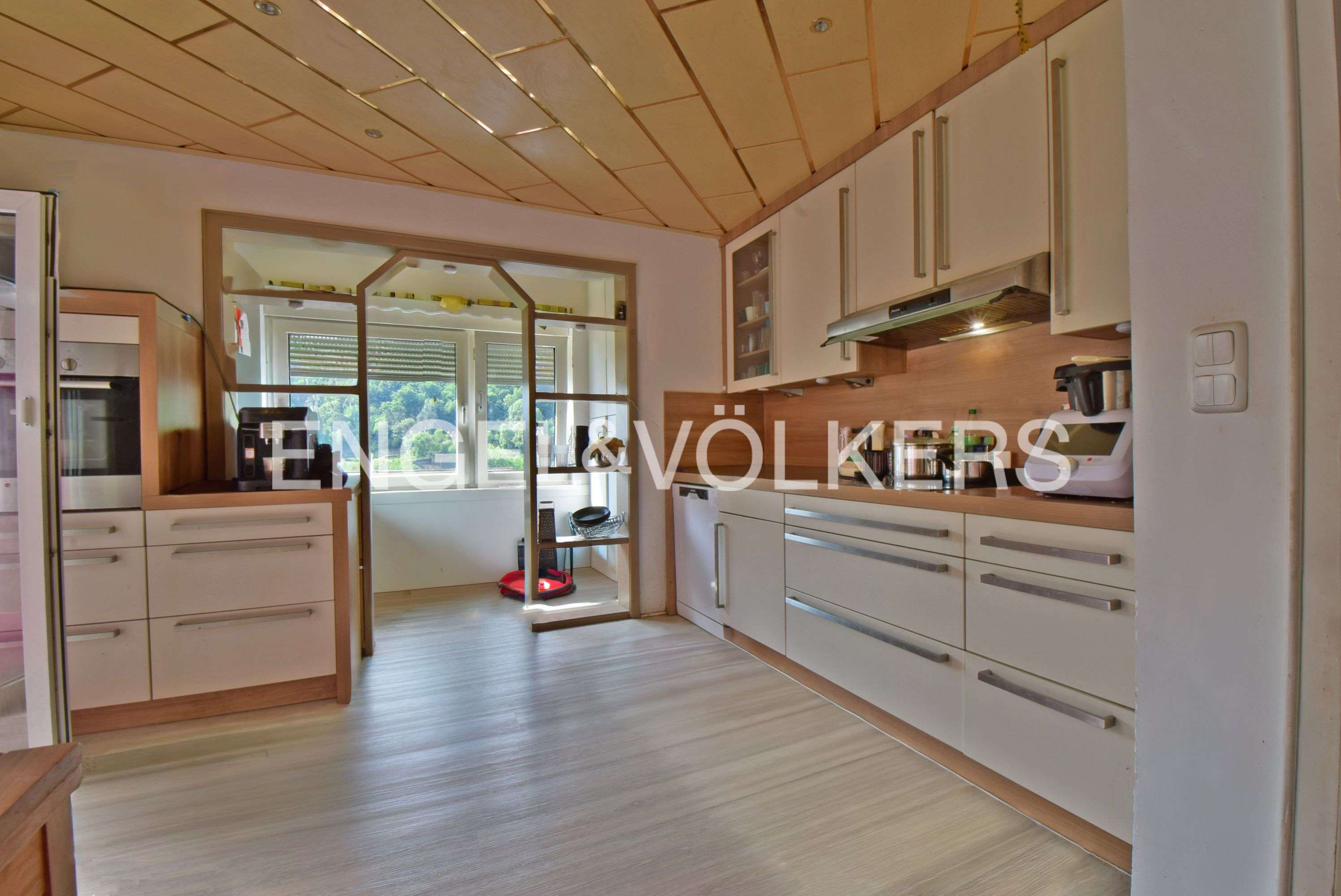 Immobilie in Weilbach - Charmantes Mehrfamilienhaus mit Ausbaupotenzial – Ideal für Kapitalanleger und Mehrgenerationen - Bild 5